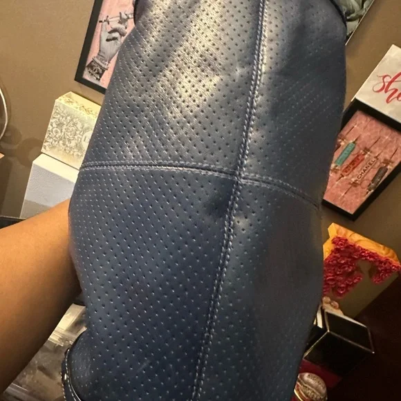 Coach EUC Alexandra Navy Blue Textured Leather Shoulder Bag w/Silver Hardware